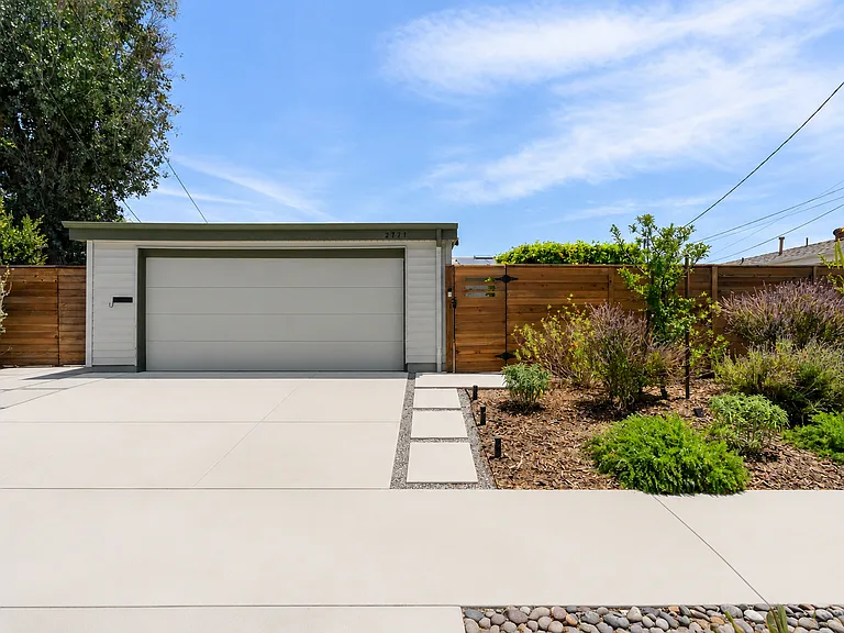 2771 Marathon Dr — Photo 2