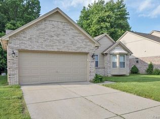 2697 Locksley Ct, Troy, MI