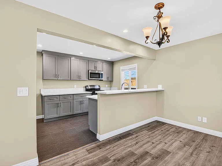 1831 Lime Ave — Photo 6