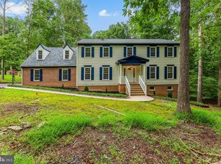 10424 Hampton Rd, Fairfax Station, VA 22039
