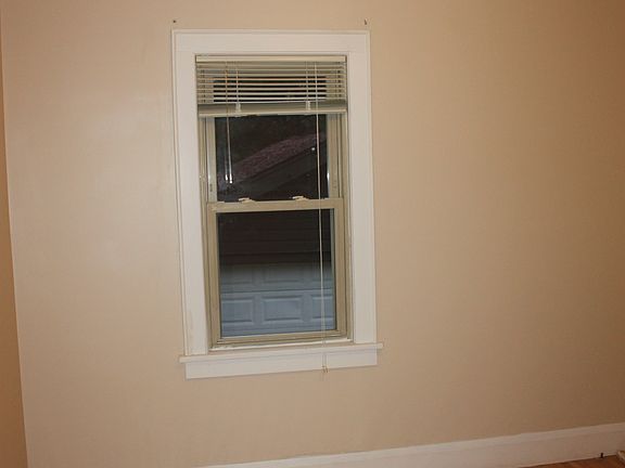 3rd image of 4328 McLeod St NE