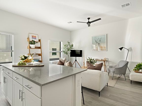 5th image of 3232 N 37th St #108