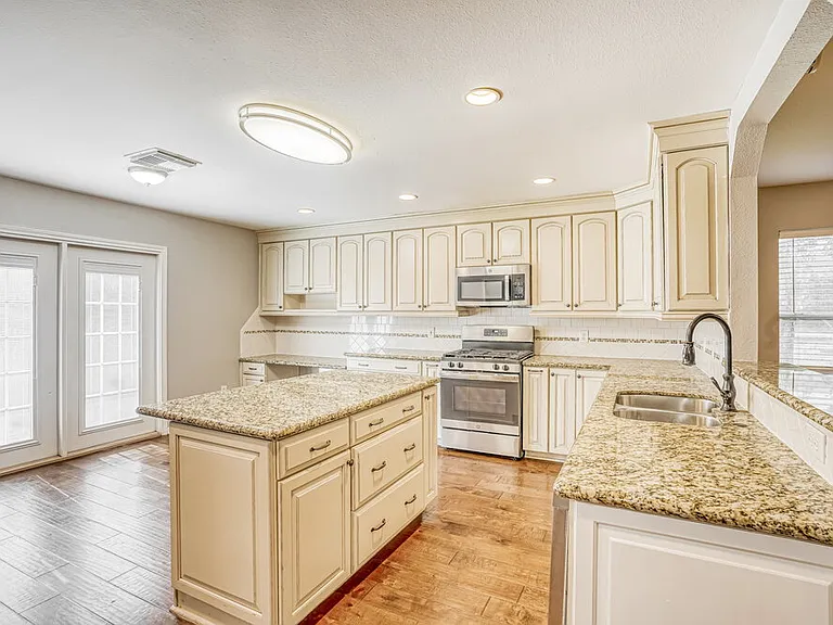 3502 Wheatmeadow Ln — Photo 7