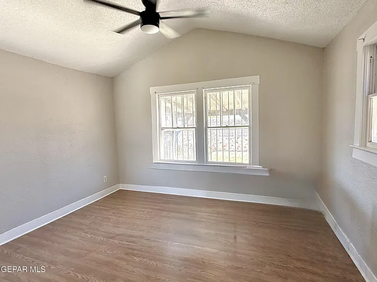1709 N Stevens St — Photo 11