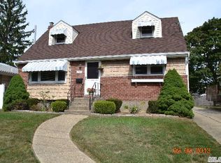 1795 Duke St, Bellmore, NY 11710