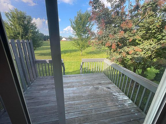 4th image of 466 Courtland Ln