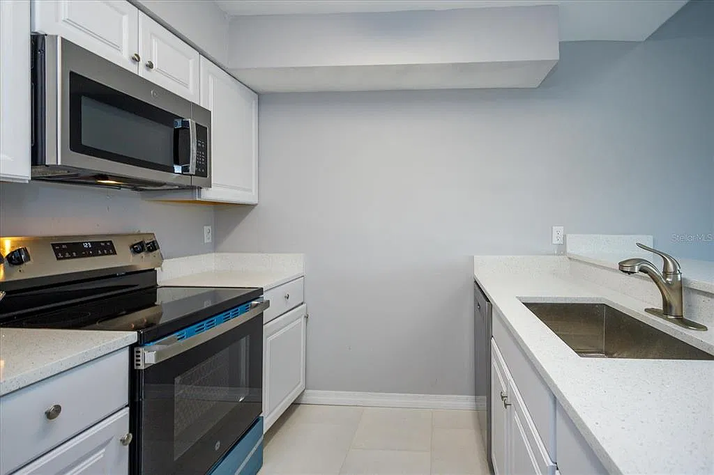 2 bed, 2.0 bath, 1106 sqft, $2,000 — Photo 4