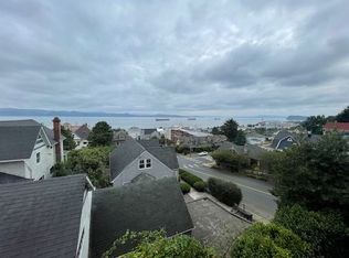 1566 Irving Ave APT 1, Astoria, OR 97103