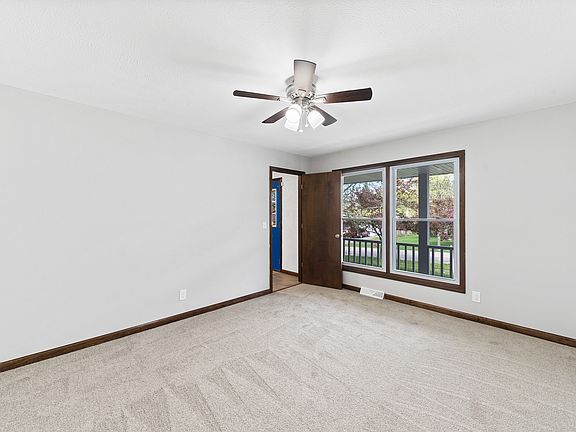 Additional Living Room
