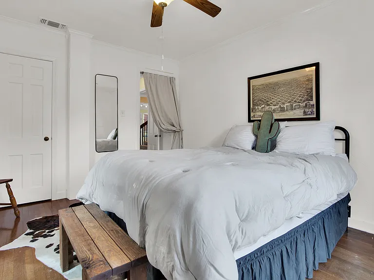 W Gandy St — Photo 15