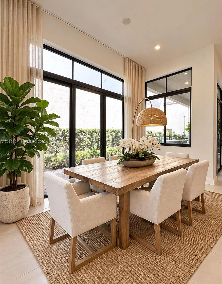 Downtown Doral South Phas — Photo 3