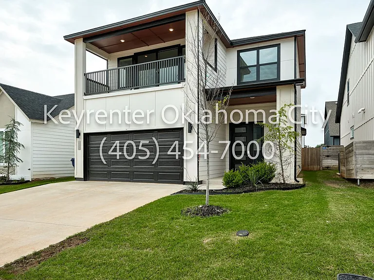 2544 NW 130th St — Photo 3