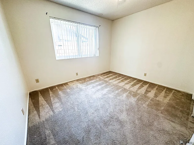 3555 W 15th Ln — Photo 15