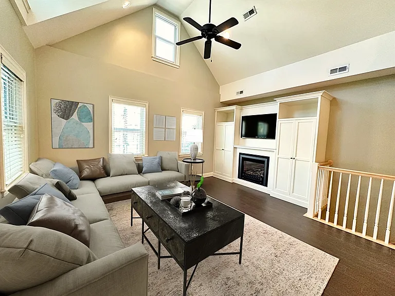 25 Princeton St #2 — Photo 2