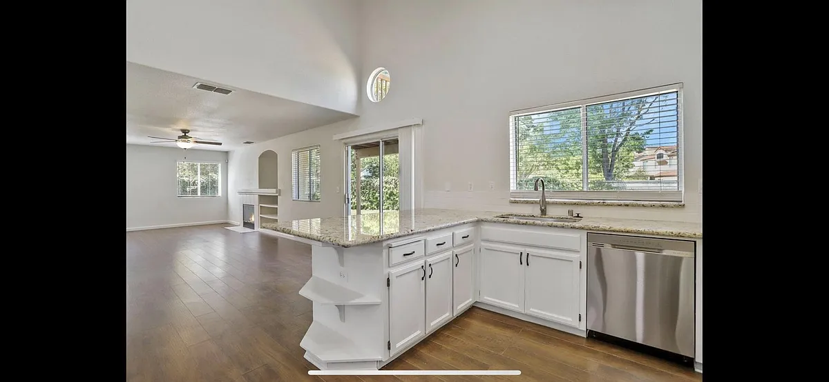 Building Photo - 9381 Windrift Ln