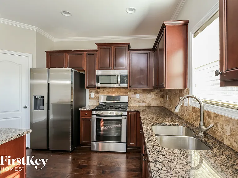 2545 Mossy Rock Pl — Photo 5