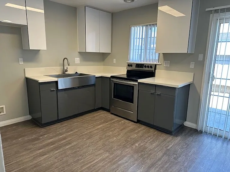 Villa Del Sol Apartments — Photo 201