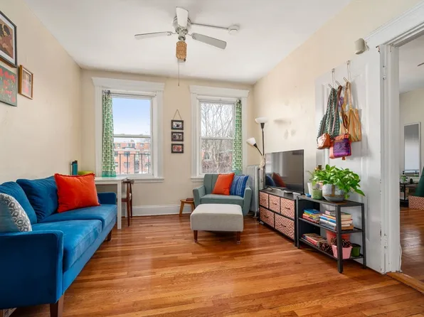 70 Strathmore Rd APT 10A, Boston, MA 02135