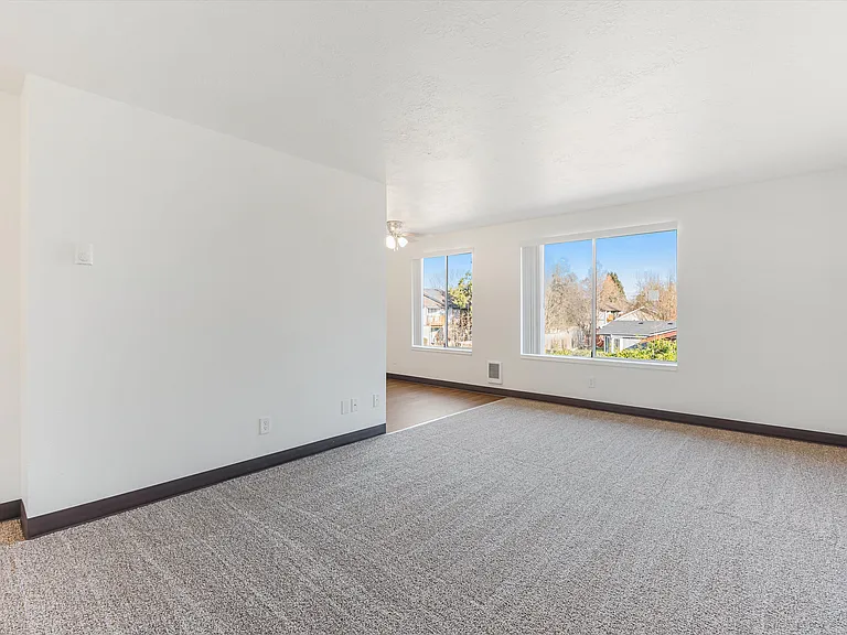 Rockwood Park Apartments — Photo 21