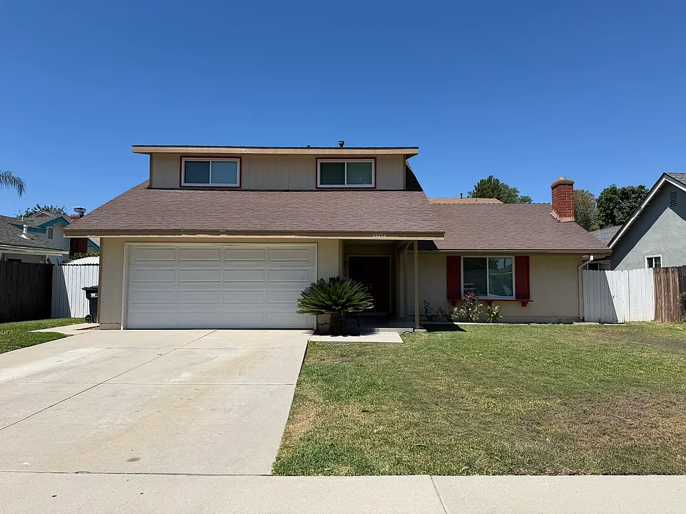 15176 Oakwood Ln