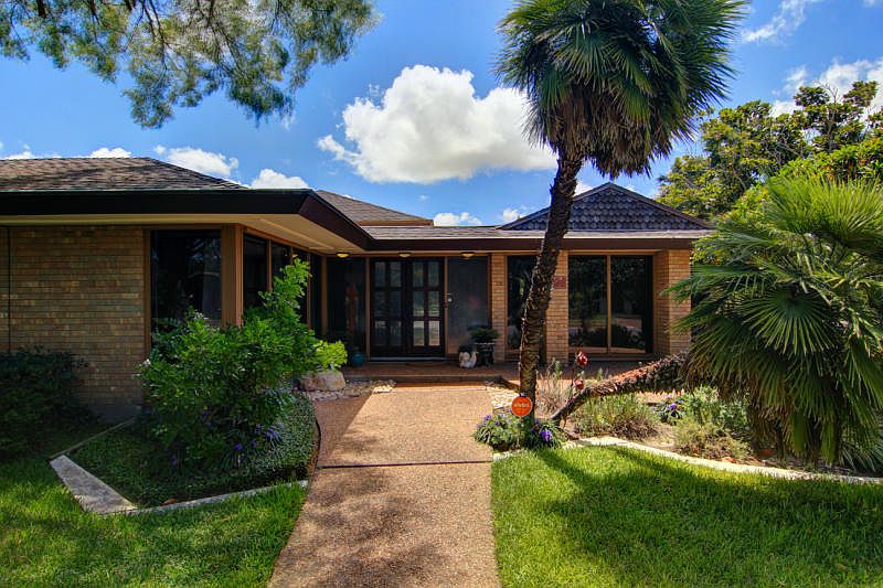 1st image of 317 Cape Henry Dr