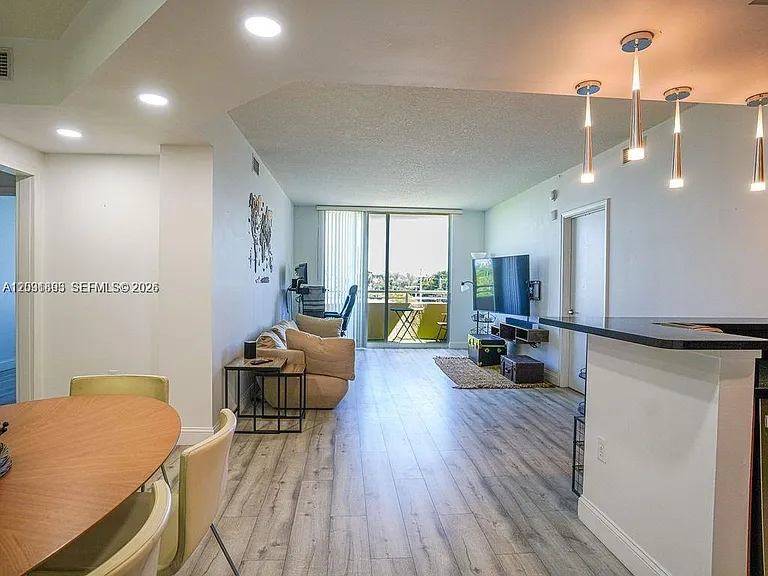 18800 NE 29th Ave #405 — Photo 10