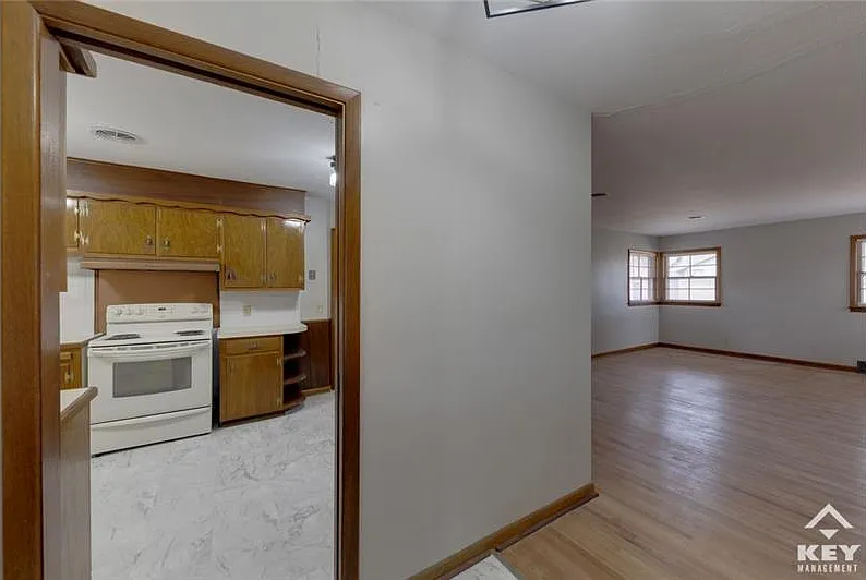 3 bed, 1770 sqft, $1,595 — Photo 3
