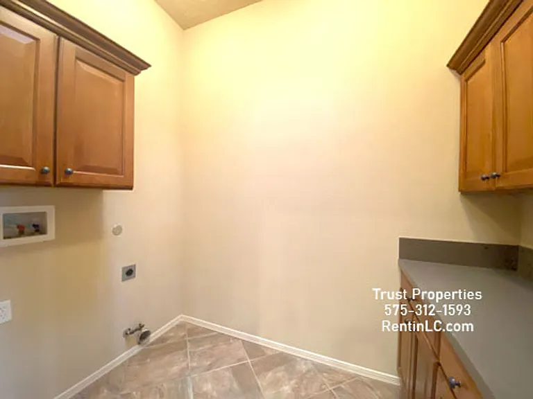 1932 Lone Tree Ln — Photo 10