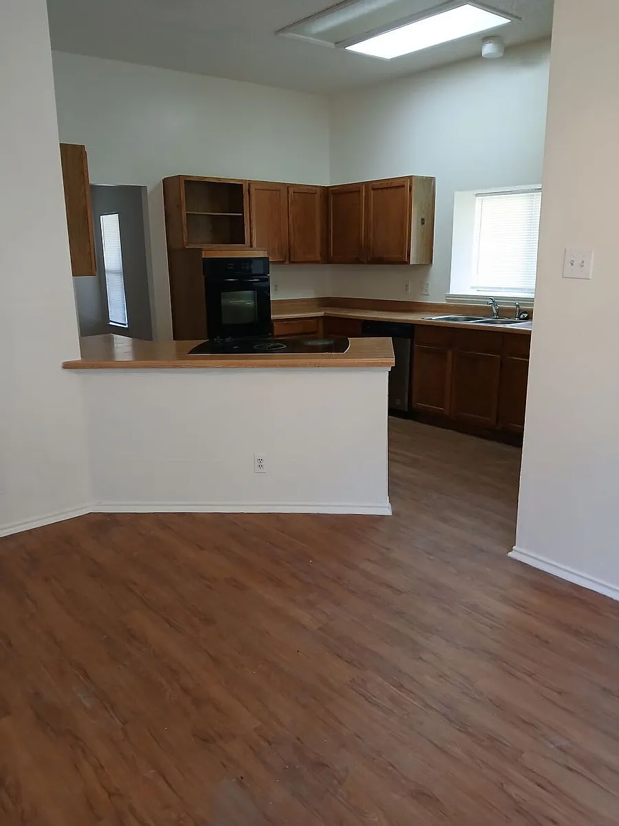 Building Photo - 8005 Copper Trail Dr