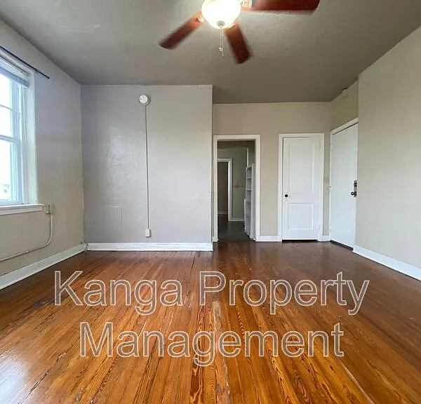 523 24th St #8 — Photo 2