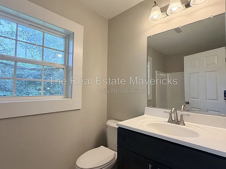 65 Trinity Rd #9 — Photo 11