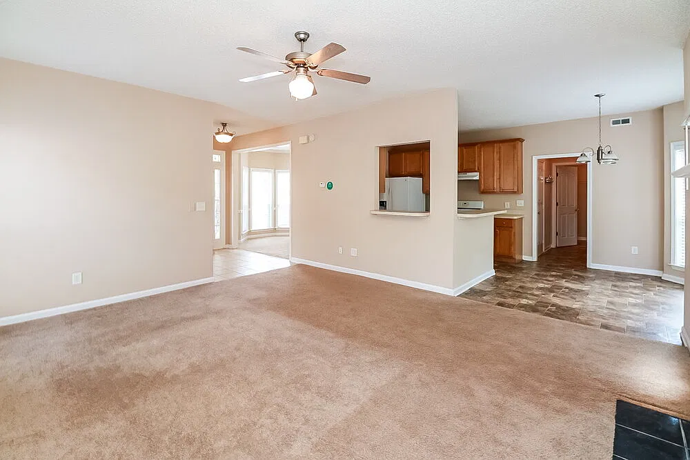 4 bed, 2.0 bath, 2188 sqft, $2,200 — Photo 4