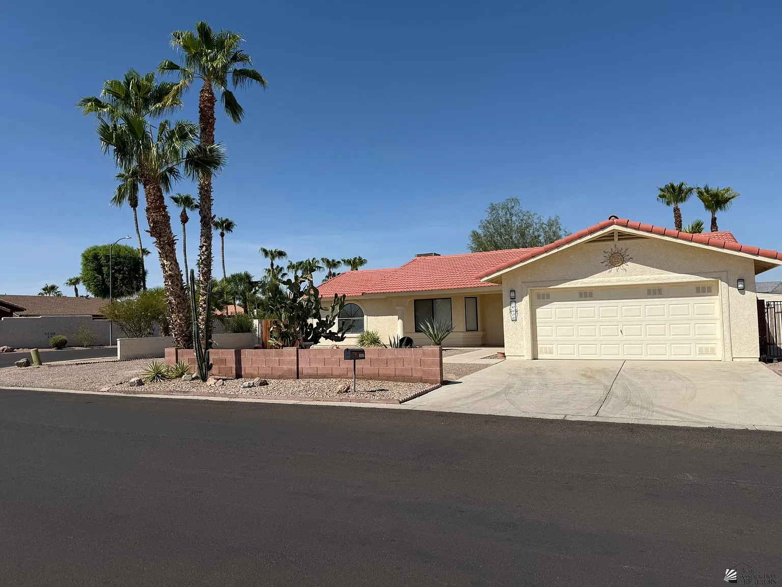 3 bed, 2.5 bath, 1728 sqft, $1,850 — Photo 2