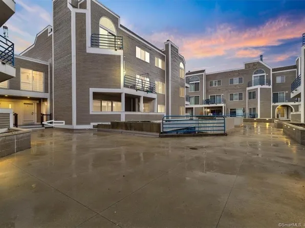 15 Harbour Close #A-15, New Haven, CT 06519