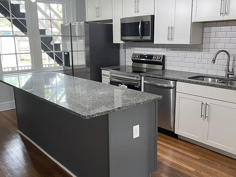 3406 Park Ave #3 — Photo 2