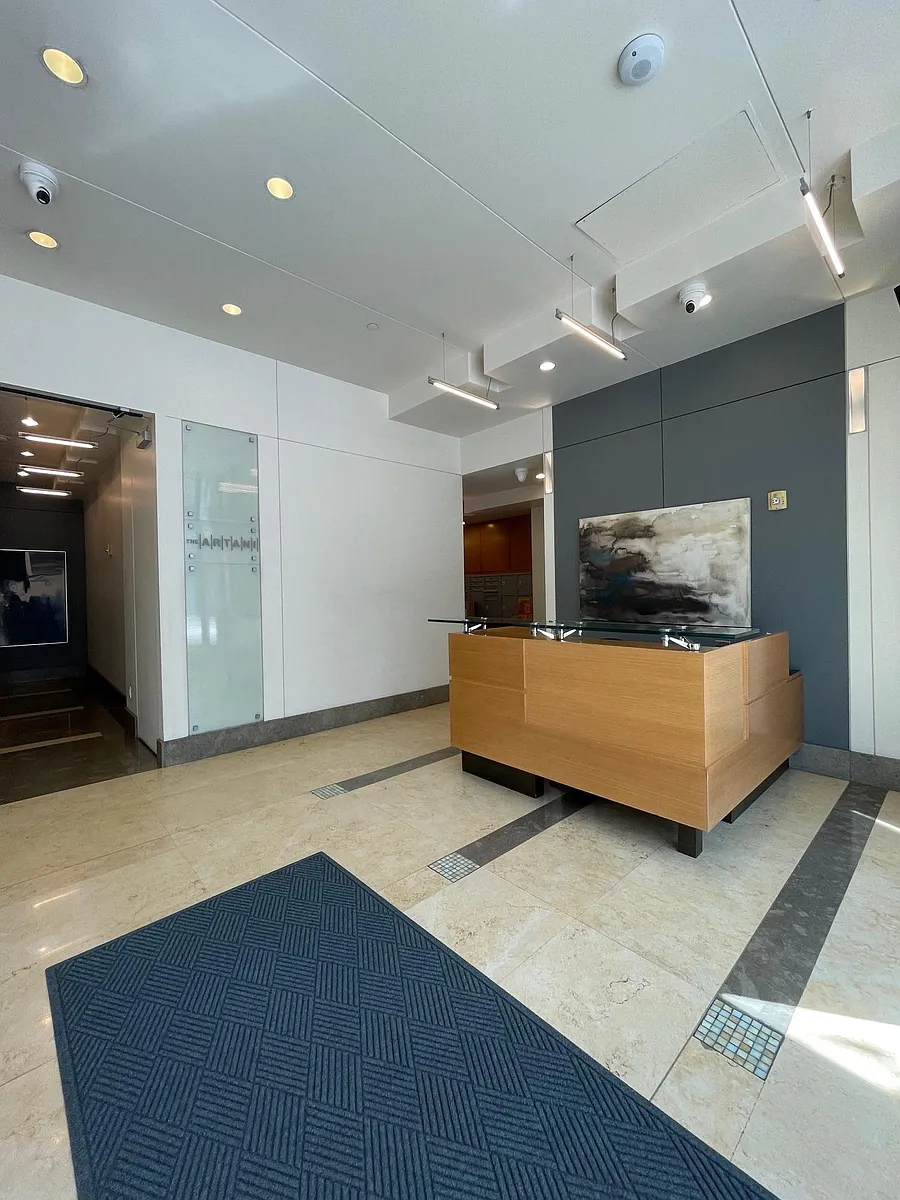 Lobby - 818 Van Ness Ave #503