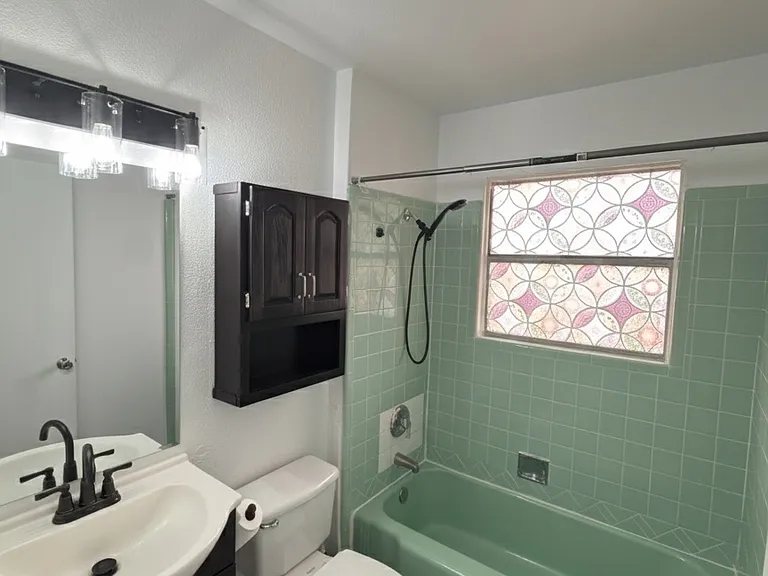 4211 Tropical Dr — Photo 13