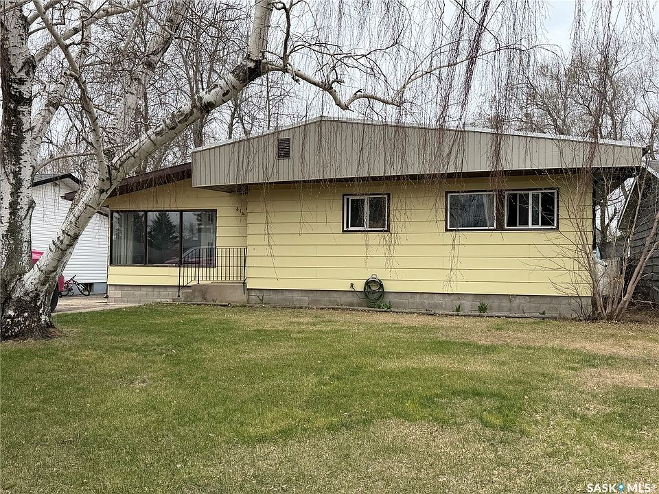 1st image of 314 3rd Street E