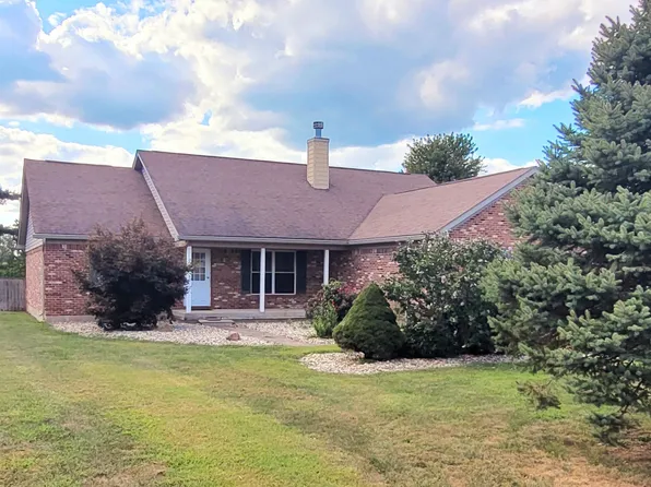 220 Park Row, Flora, IN 46929