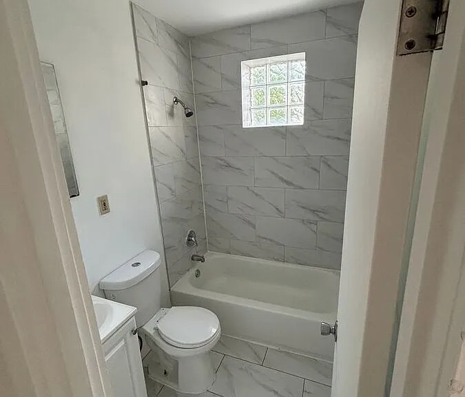 1037 Light St #202 — Photo 6