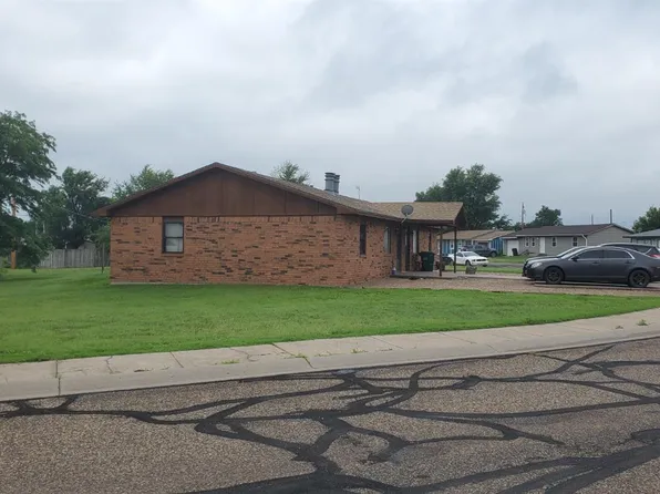 1639 Countryside Dr, Liberal, KS 67901