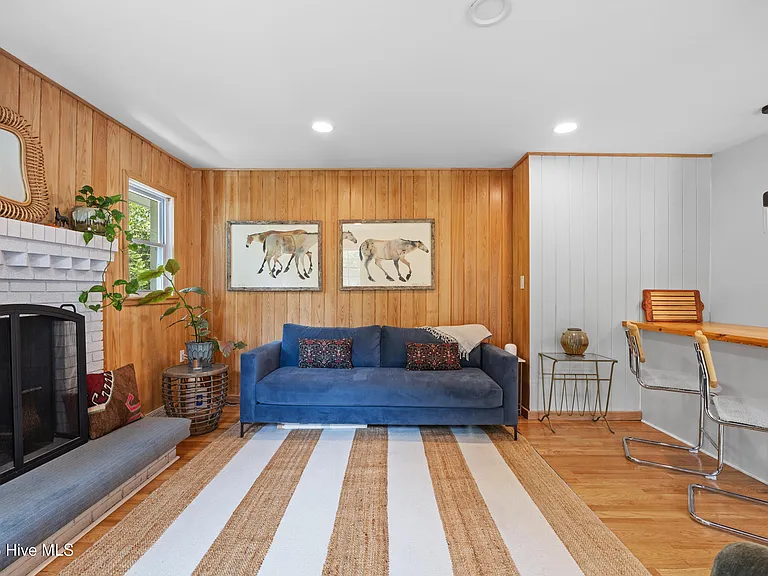202 Windemere Rd — Photo 46
