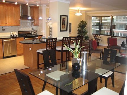 dining/kitchen/living