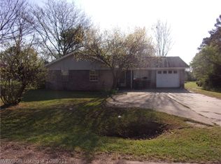 410 N 9th St, Ozark, AR 72949