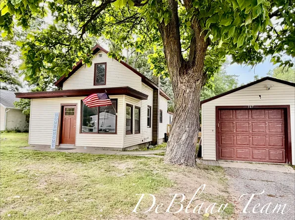 347 Six Mile Rd NW, Comstock Park, MI 49321