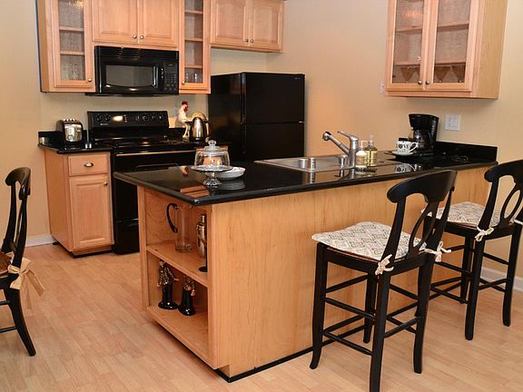4th image of 247 N Capitol Ave Unit 283