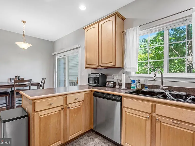 8628 Ellesmere Way — Photo 3