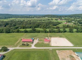 1002 Gold Bits Rd, Farmington, MO 63640