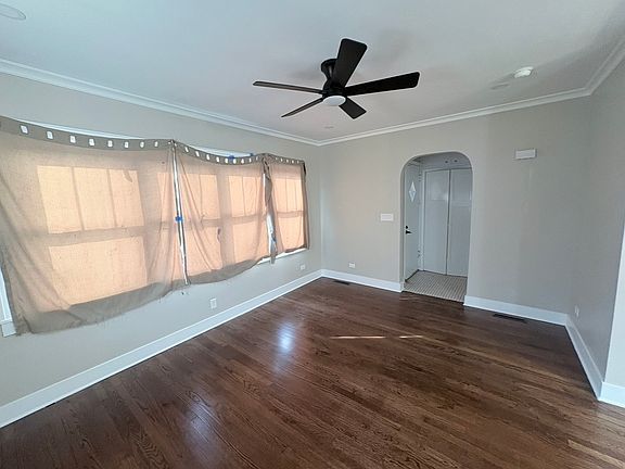 5th image of 2727 N Mont Clare Ave