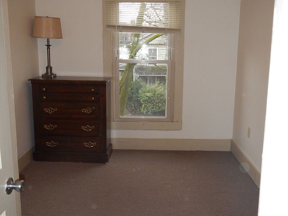 2nd image of 117 S Plain St #2
